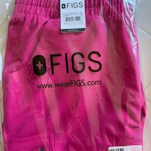 Figs Shocking pink High waisted Yola scrub pants. Size Medium new w/tags in bag